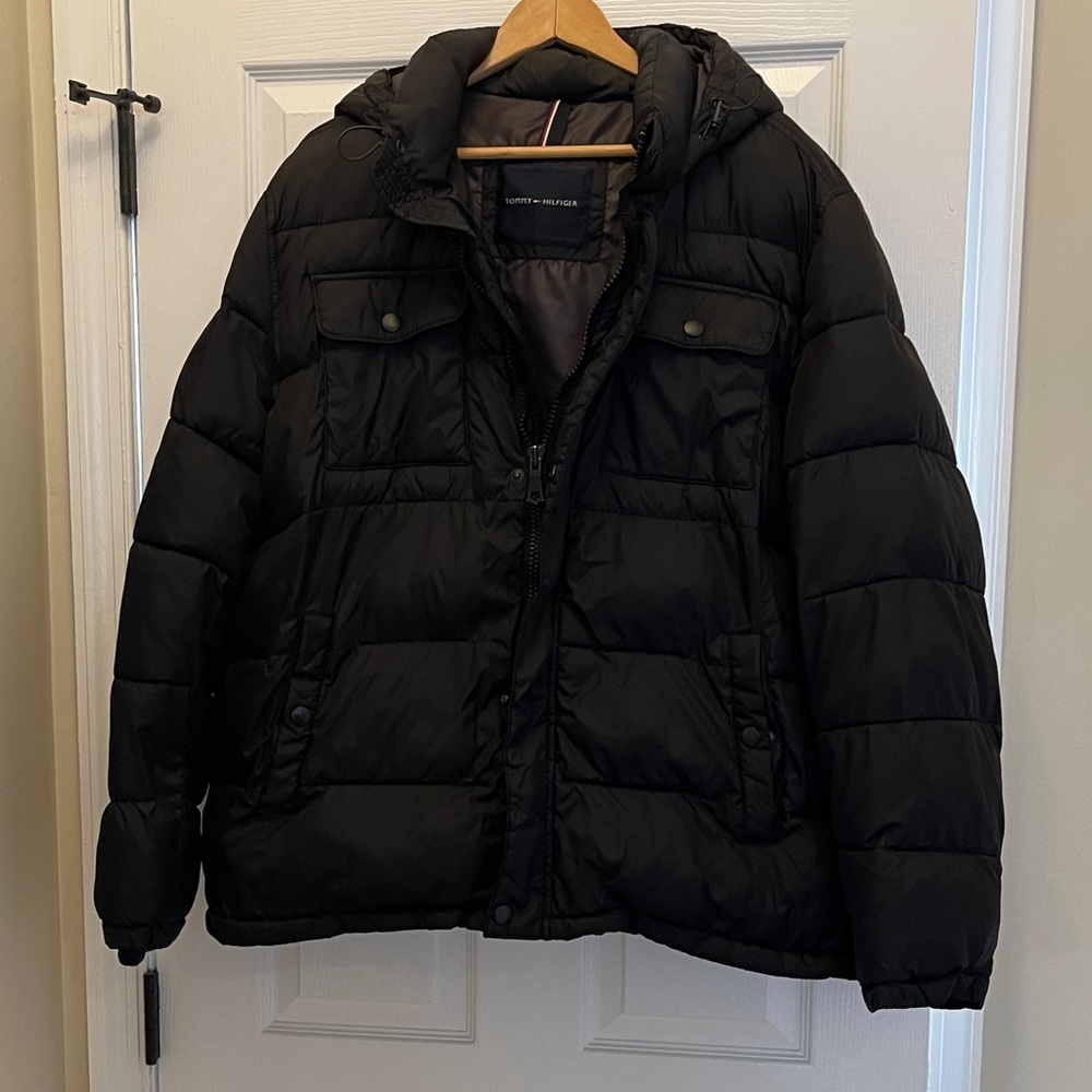Men's Tommy Hilfiger Classic Black Puffer Jacket With An Attached Hood - Picture 1 of 8